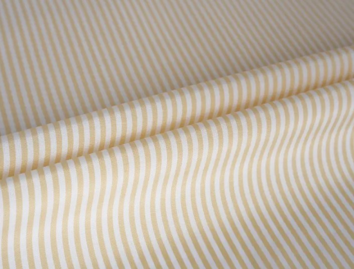 Aplicarea țesăturii de căptușeală cu mânecă durabilă și frumoasă cu fire de fire în design de rochii de înaltă calitate