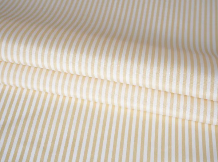 Țesătură de căptușeală cu mânecă vopsită din poliester: Construirea unei linii de apărare solide pentru îmbrăcăminte cu rezistență și durabilitate ridicată